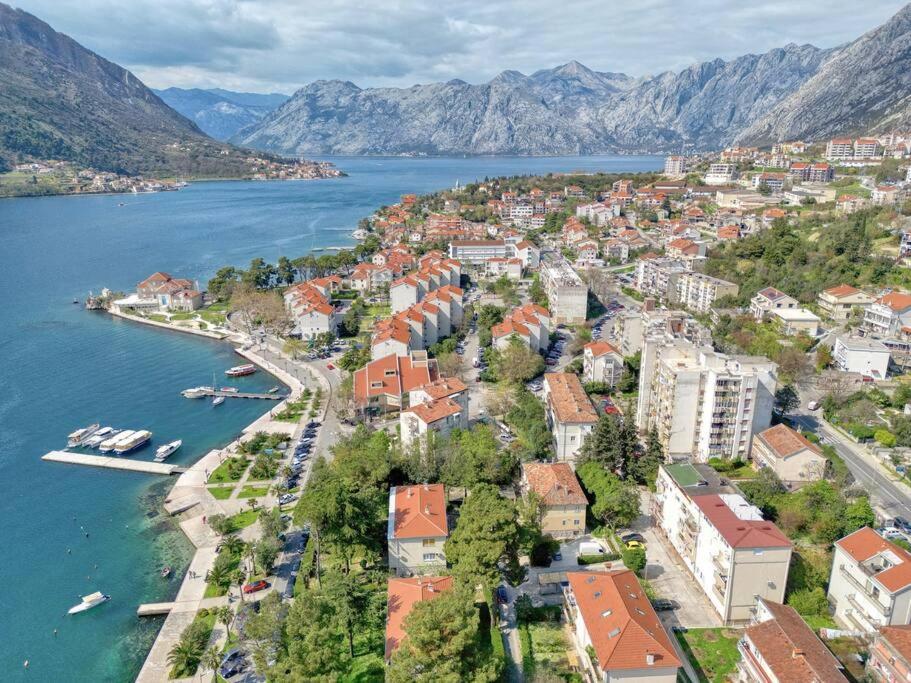 Cozy Nest Apartment- Central And Seaboard With Elevator Kotor Exterior foto