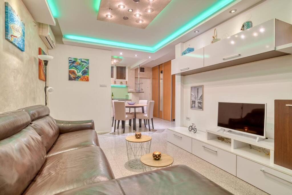Cozy Nest Apartment- Central And Seaboard With Elevator Kotor Exterior foto