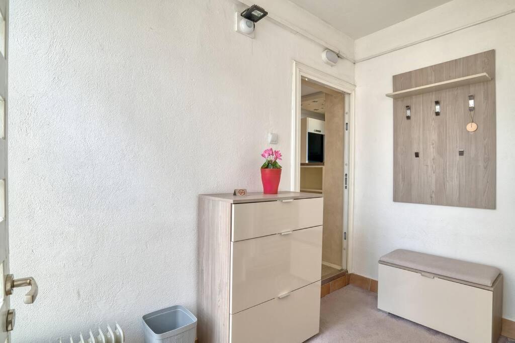 Cozy Nest Apartment- Central And Seaboard With Elevator Kotor Exterior foto