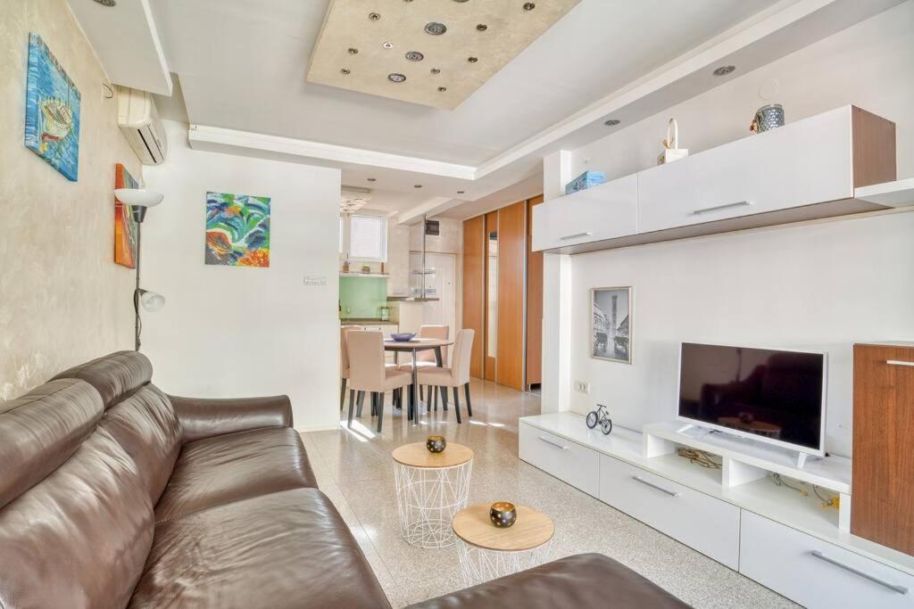 Cozy Nest Apartment- Central And Seaboard With Elevator Kotor Exterior foto
