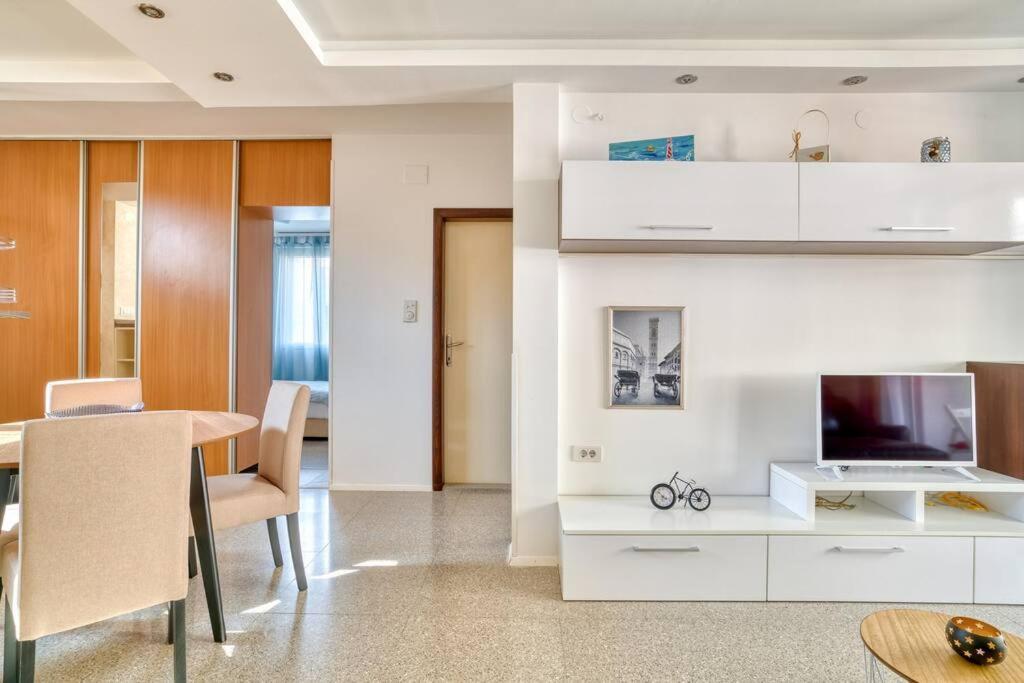Cozy Nest Apartment- Central And Seaboard With Elevator Kotor Exterior foto